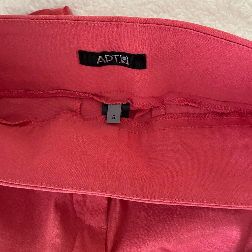 Skinny leg pull on trouser